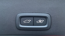 Volvo XC40 2.0 B3P Plus Black Edition 5dr Auto Petrol Estate